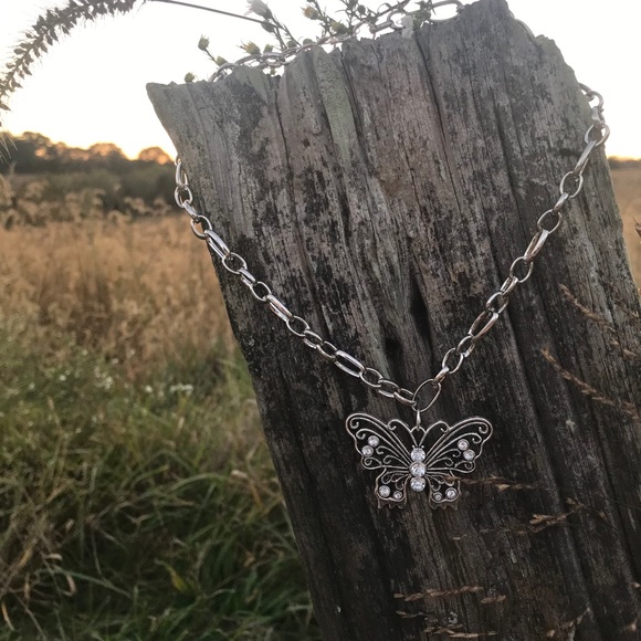 Butterfly necklace ✨ - Picture 2 of 4